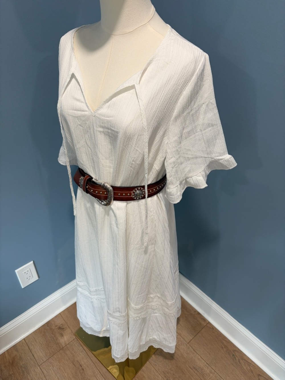 BloomChic White Midi Dress US 10 Boho Cottagecore Flowy Lace Trim